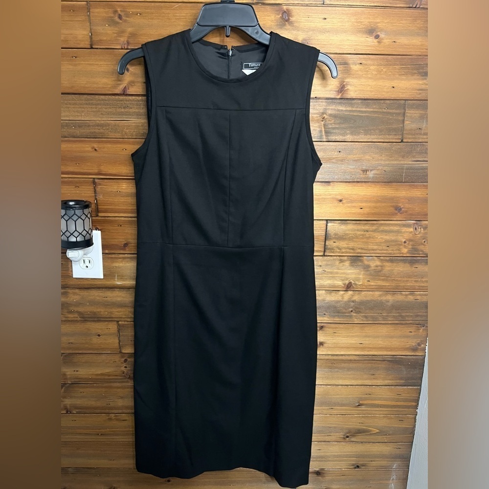 Tiffany & Co wardrobe crew neck knee length Sheath dress size US 6 LBD